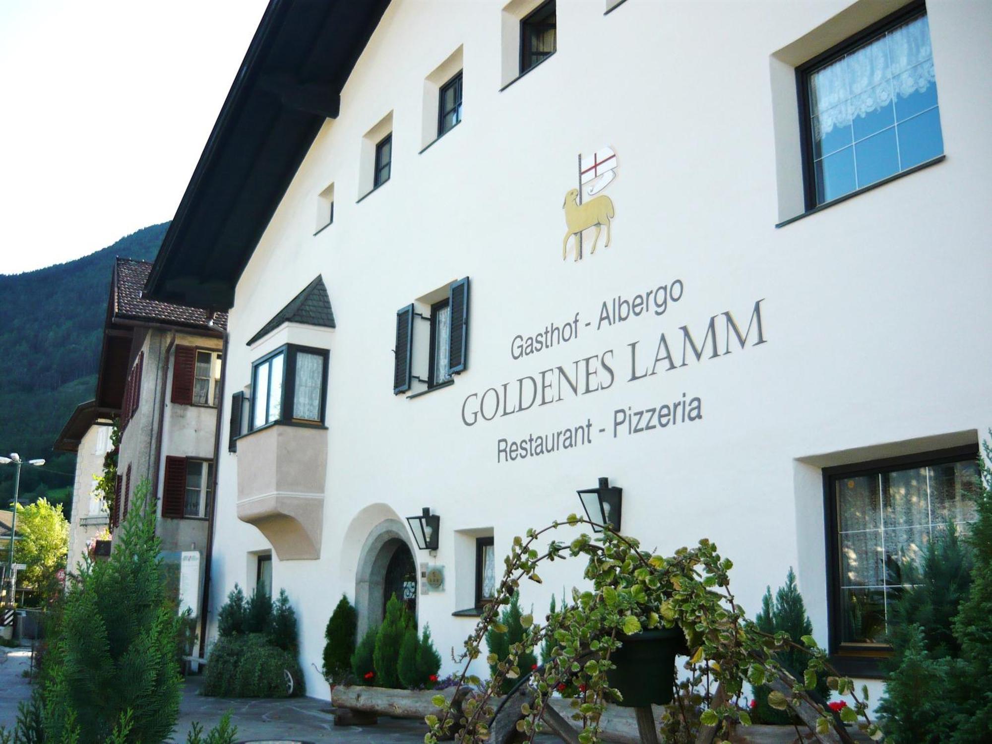 Gasthof Goldenes Lamm Varna Esterno foto