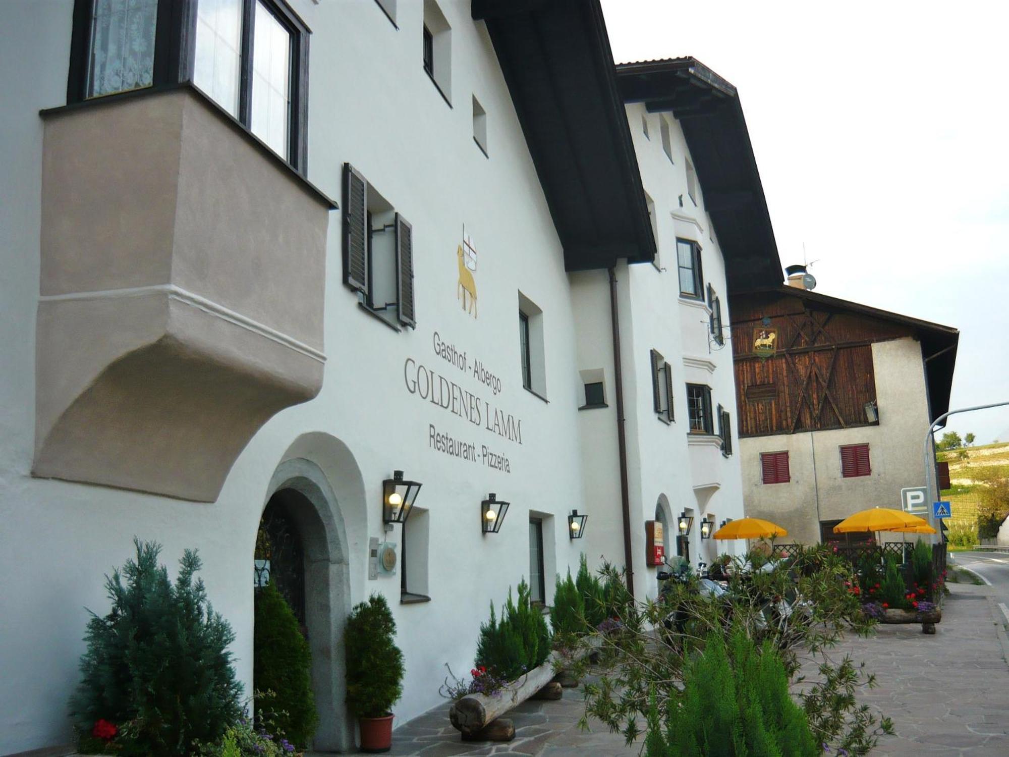 Gasthof Goldenes Lamm Varna Esterno foto