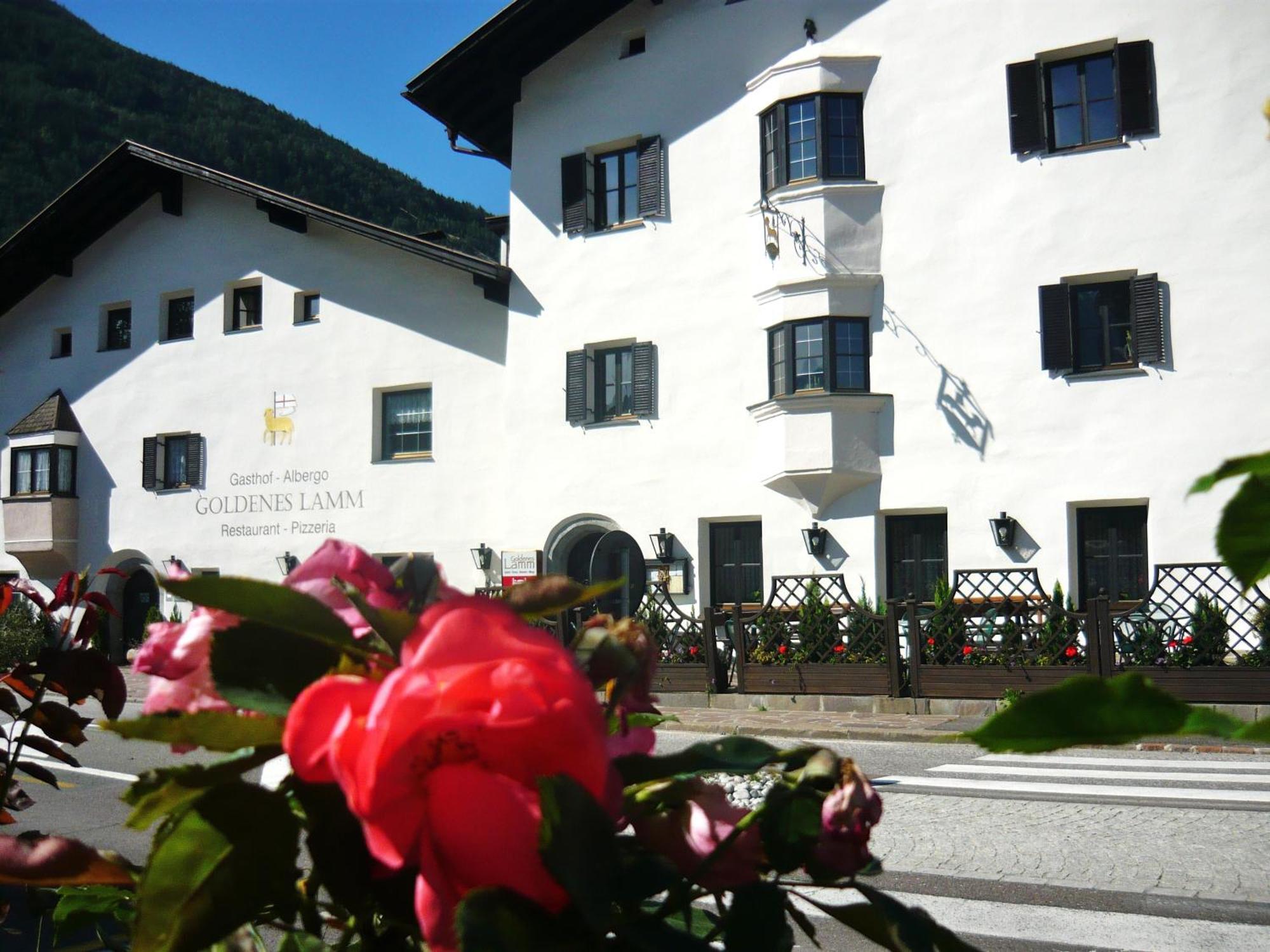Gasthof Goldenes Lamm Varna Esterno foto