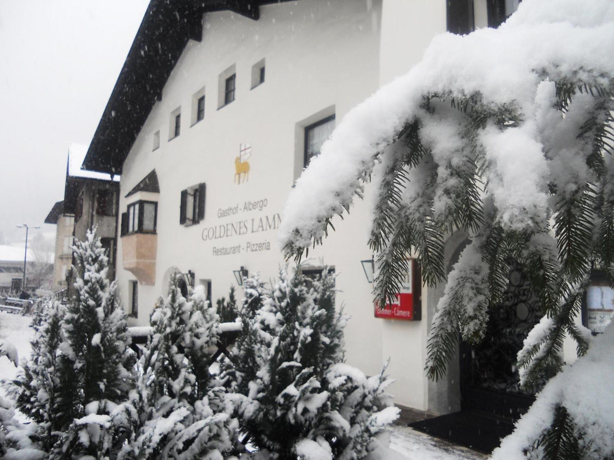 Gasthof Goldenes Lamm Varna Esterno foto