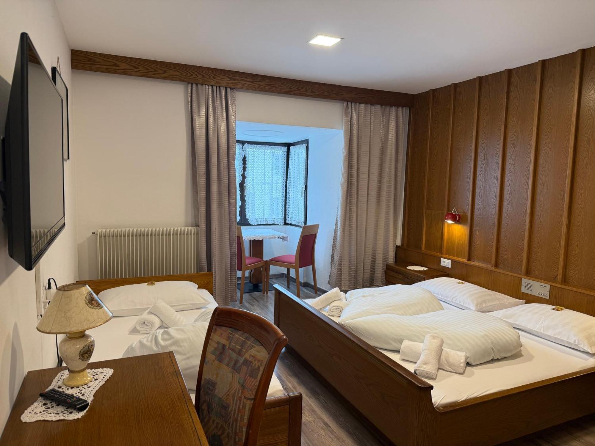 Gasthof Goldenes Lamm Varna Esterno foto